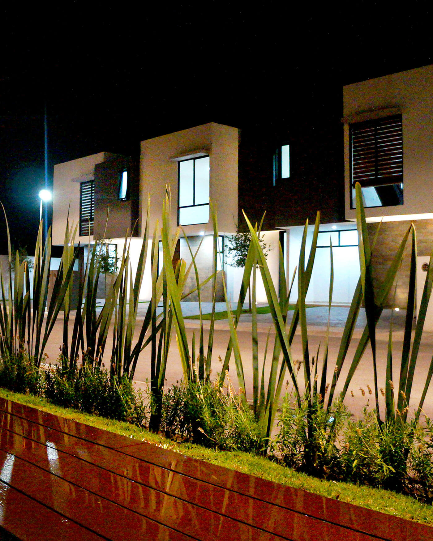 mcompany portico de entrada luks townhouses